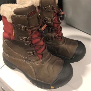 Keen boots size 2